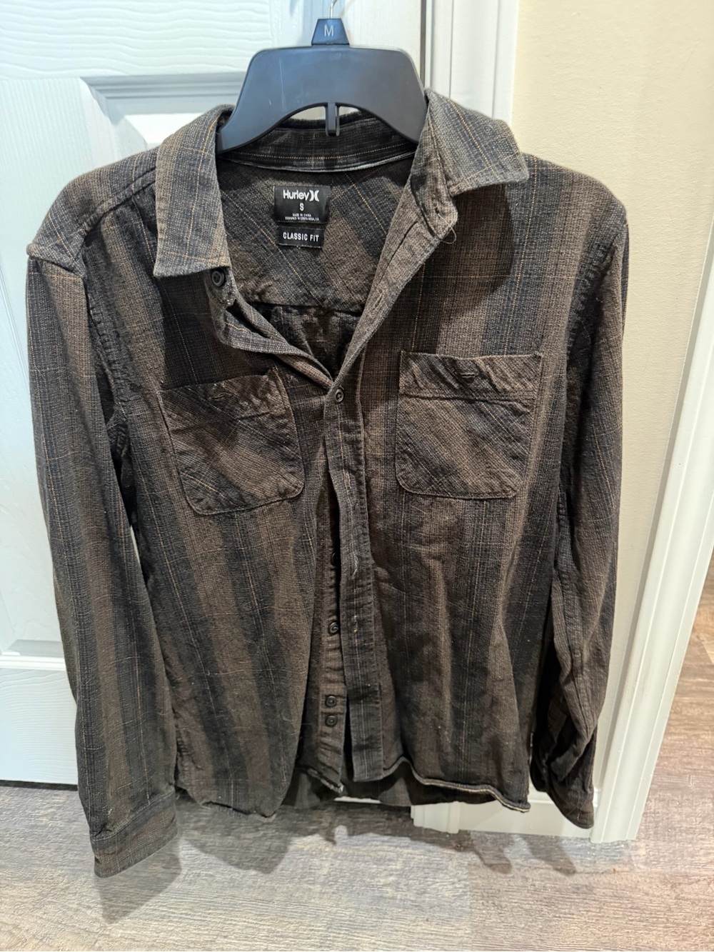 Hurley Men's Classic Fit Black Striped Button-Up Shirt